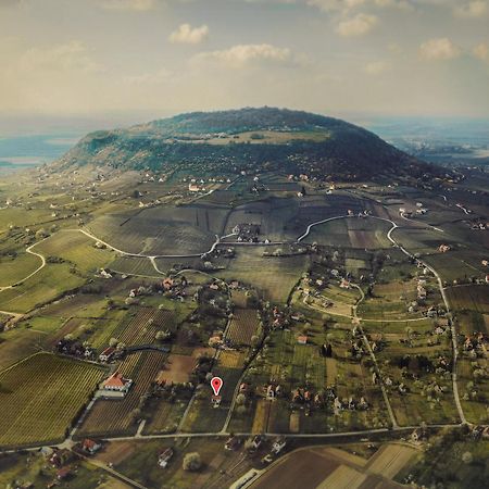 Villa Jera Pince Es Vendeghaz Somlovasarhely Exterior foto